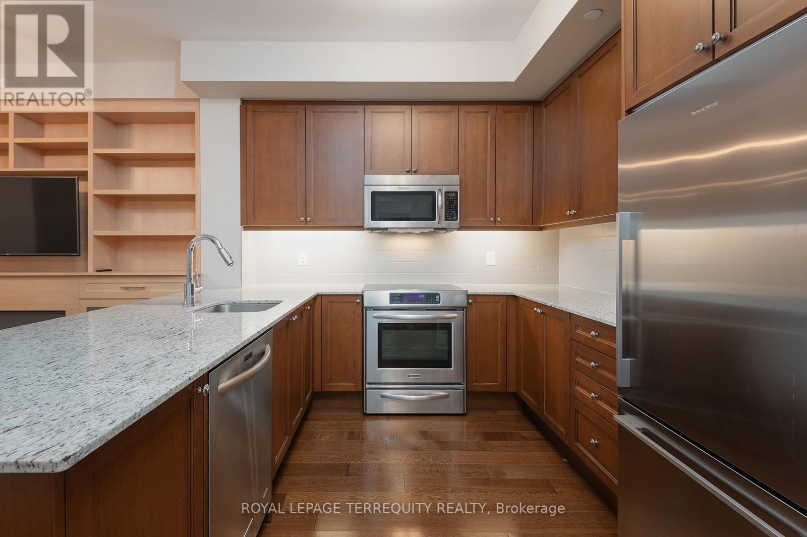 429 - 1 Old Mill Drive, Toronto, Ontario  M6S 0A1 - Photo 3 - W12590664