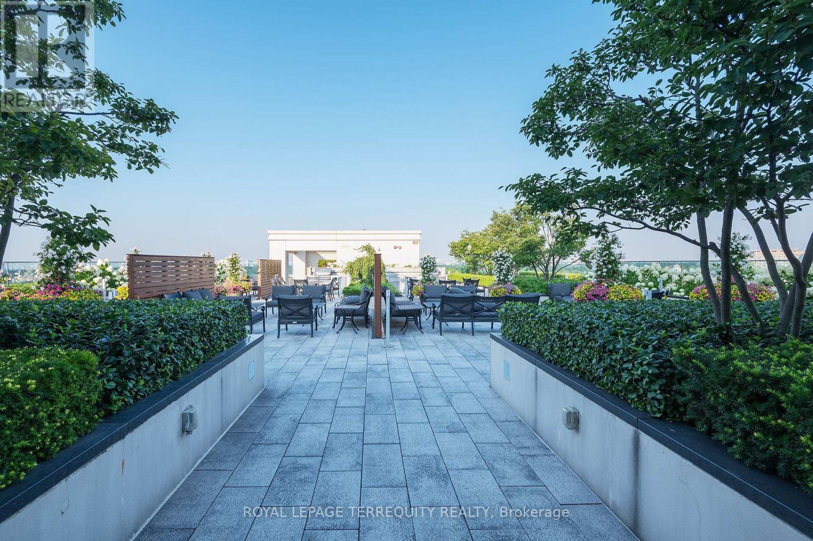 429 - 1 Old Mill Drive, Toronto, Ontario  M6S 0A1 - Photo 32 - W12590664