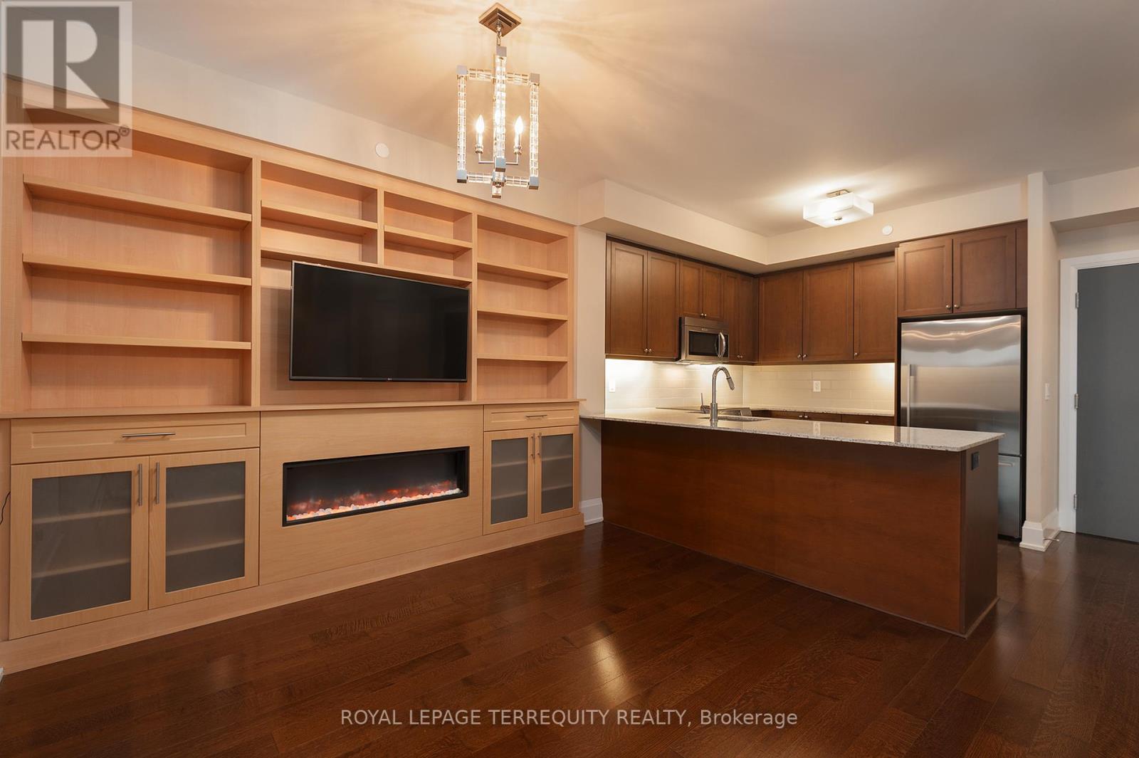 429 - 1 Old Mill Drive, Toronto, Ontario  M6S 0A1 - Photo 7 - W12590664