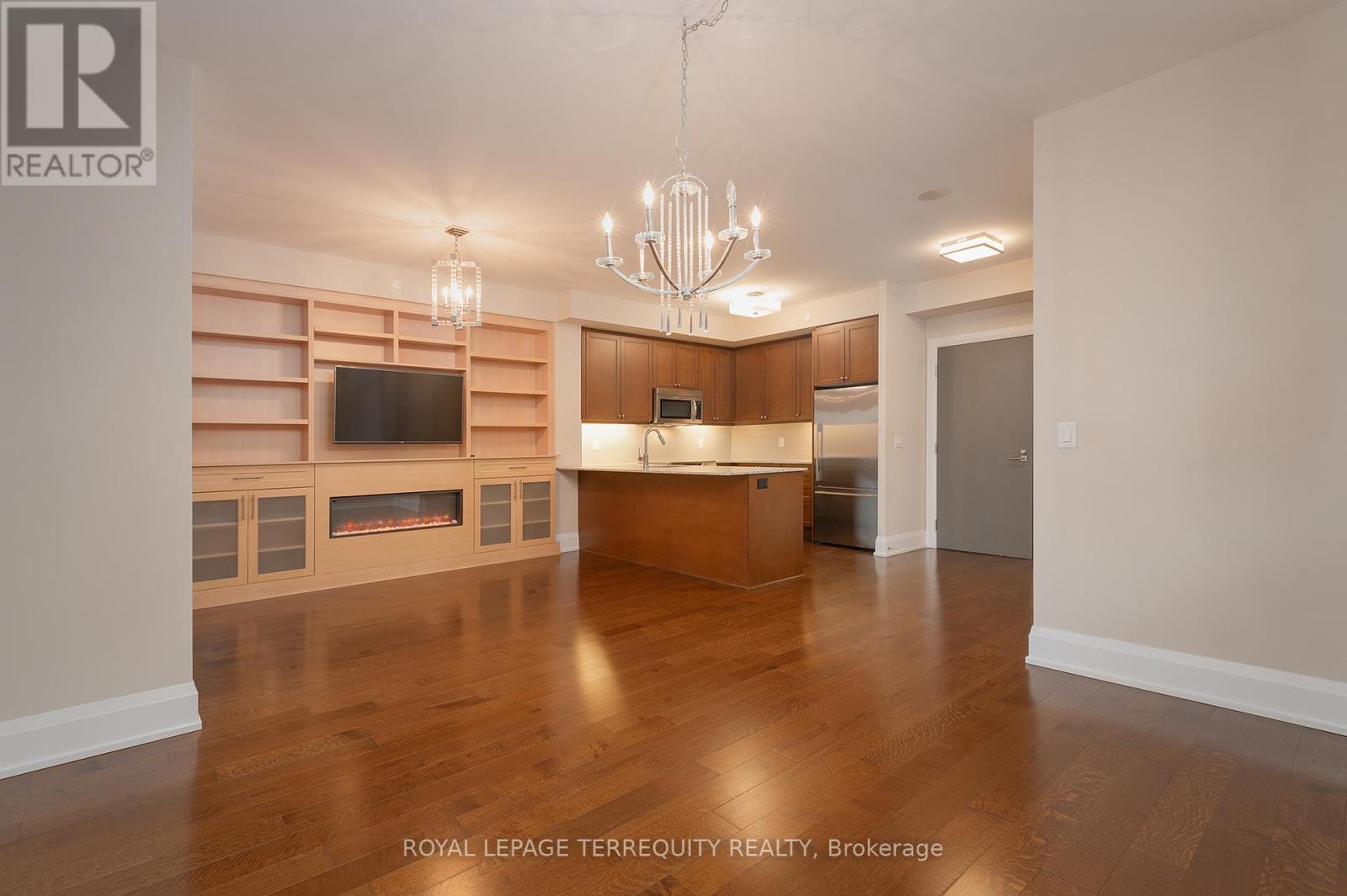 429 - 1 Old Mill Drive, Toronto, Ontario  M6S 0A1 - Photo 8 - W12590664