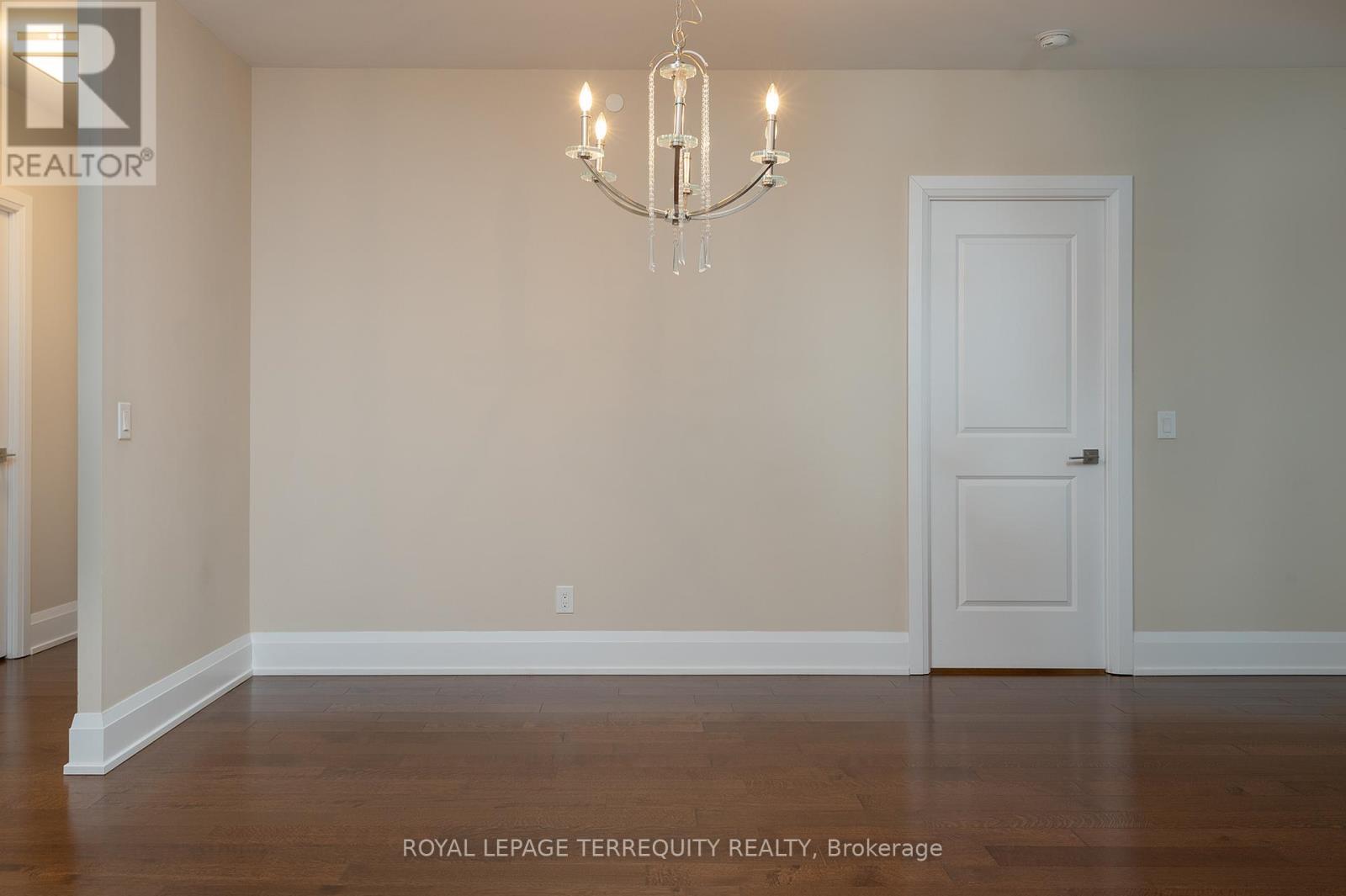 429 - 1 Old Mill Drive, Toronto, Ontario  M6S 0A1 - Photo 9 - W12590664