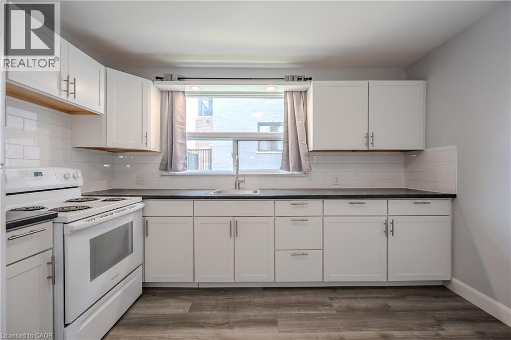 102 Sydney Street N Unit# 3, Kitchener, Ontario N2H 3L7 - Photo 3 - 40791363