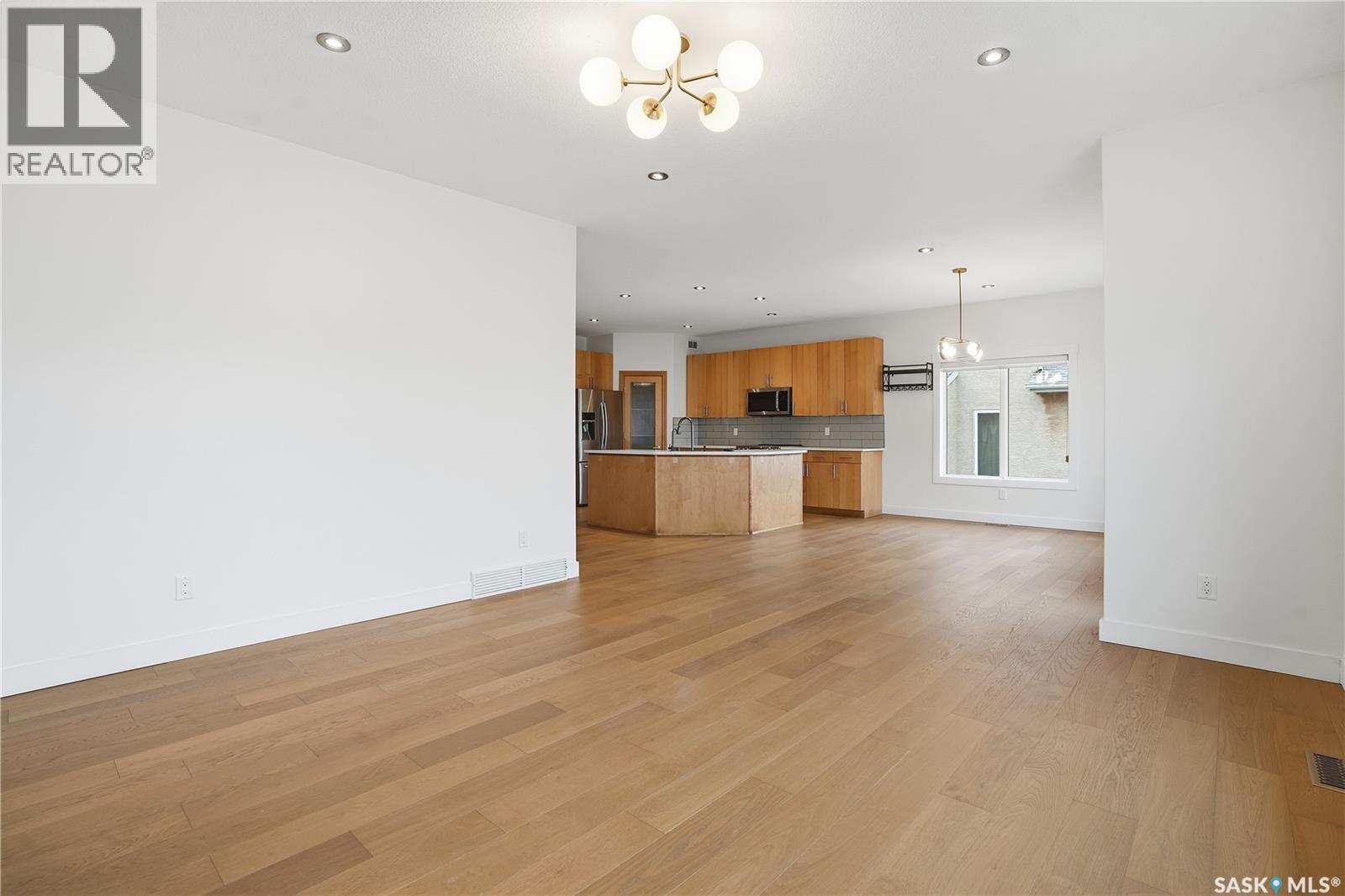 2106 Laurier Crescent E, Regina, Saskatchewan  S4V 0P6 - Photo 19 - SK020658