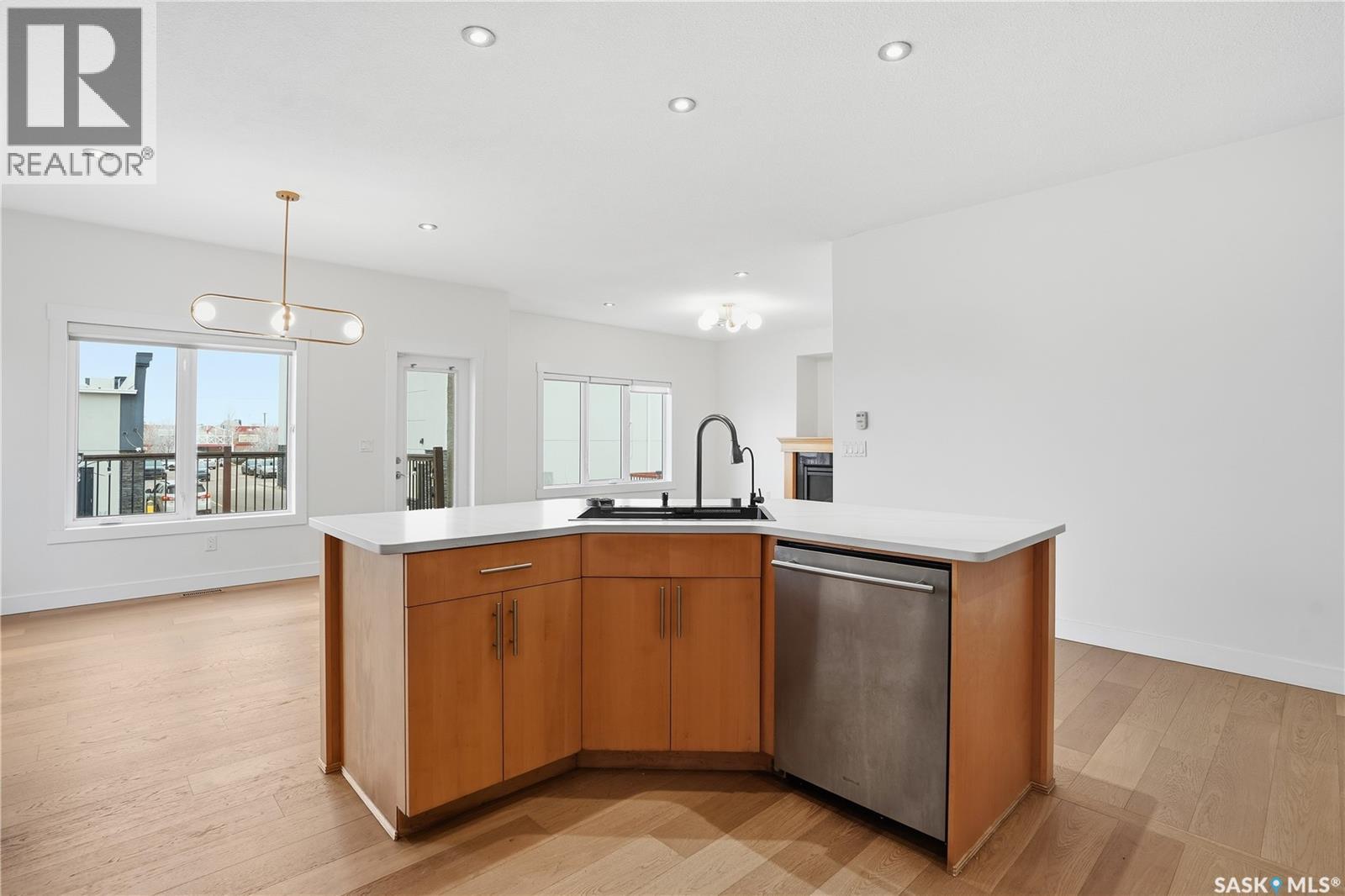 2106 Laurier Crescent E, Regina, Saskatchewan  S4V 0P6 - Photo 11 - SK020658