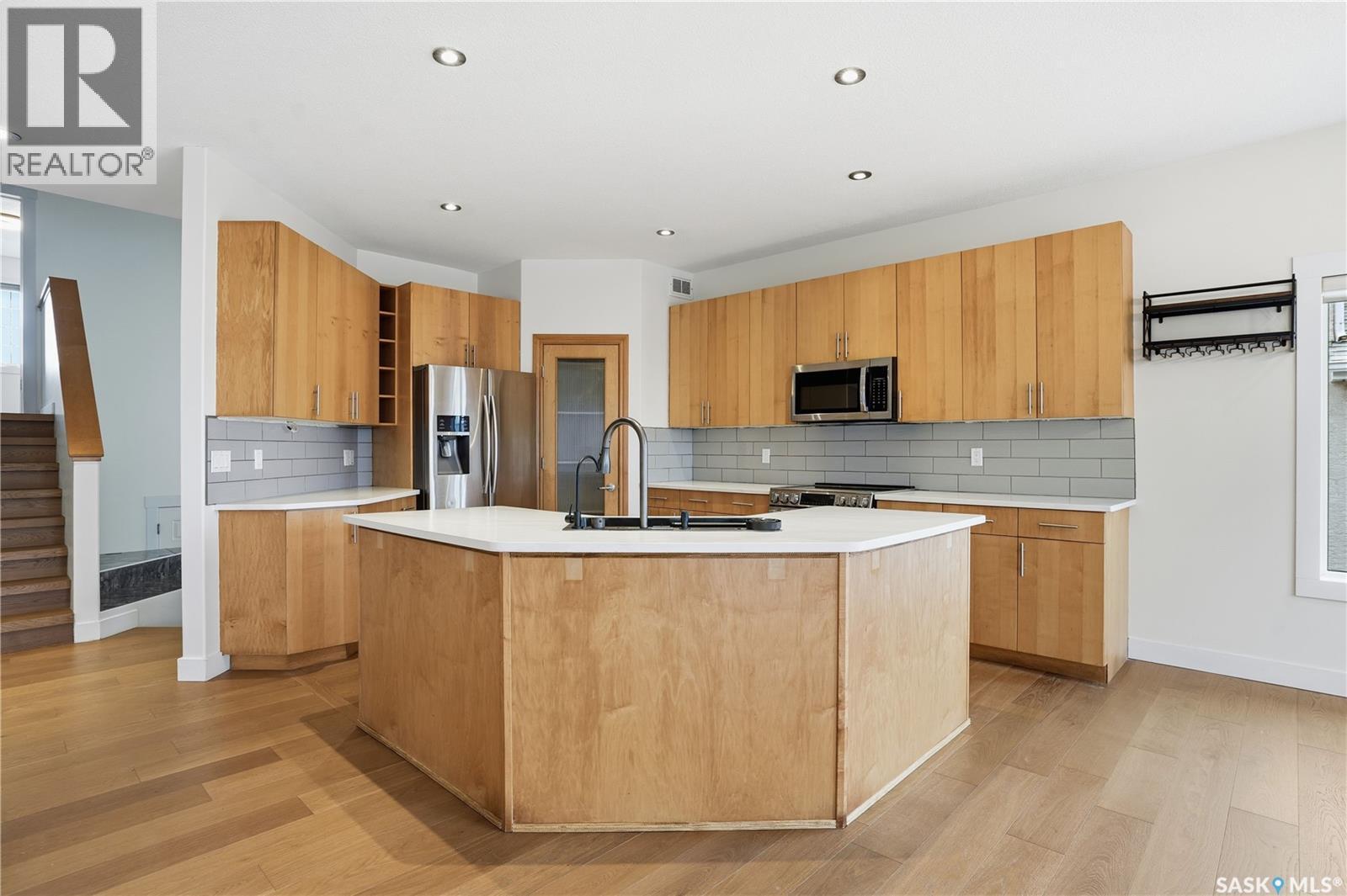 2106 Laurier Crescent E, Regina, Saskatchewan  S4V 0P6 - Photo 7 - SK020658