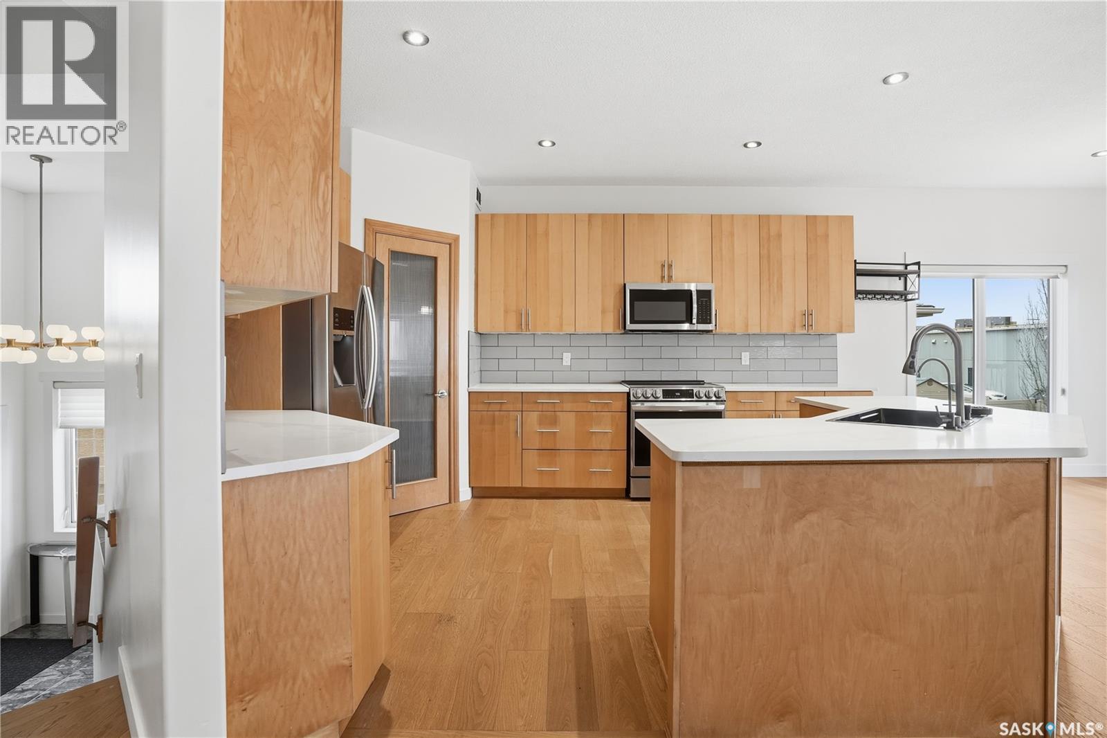 2106 Laurier Crescent E, Regina, Saskatchewan  S4V 0P6 - Photo 6 - SK020658