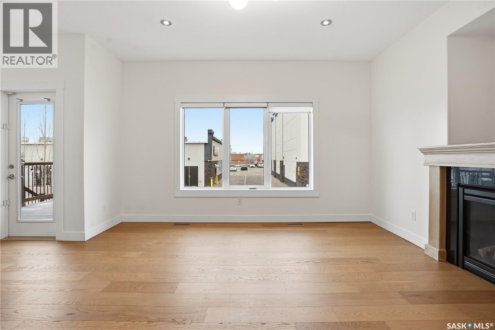 2106 Laurier Crescent E, Regina, Saskatchewan  S4V 0P6 - Photo 17 - SK020658