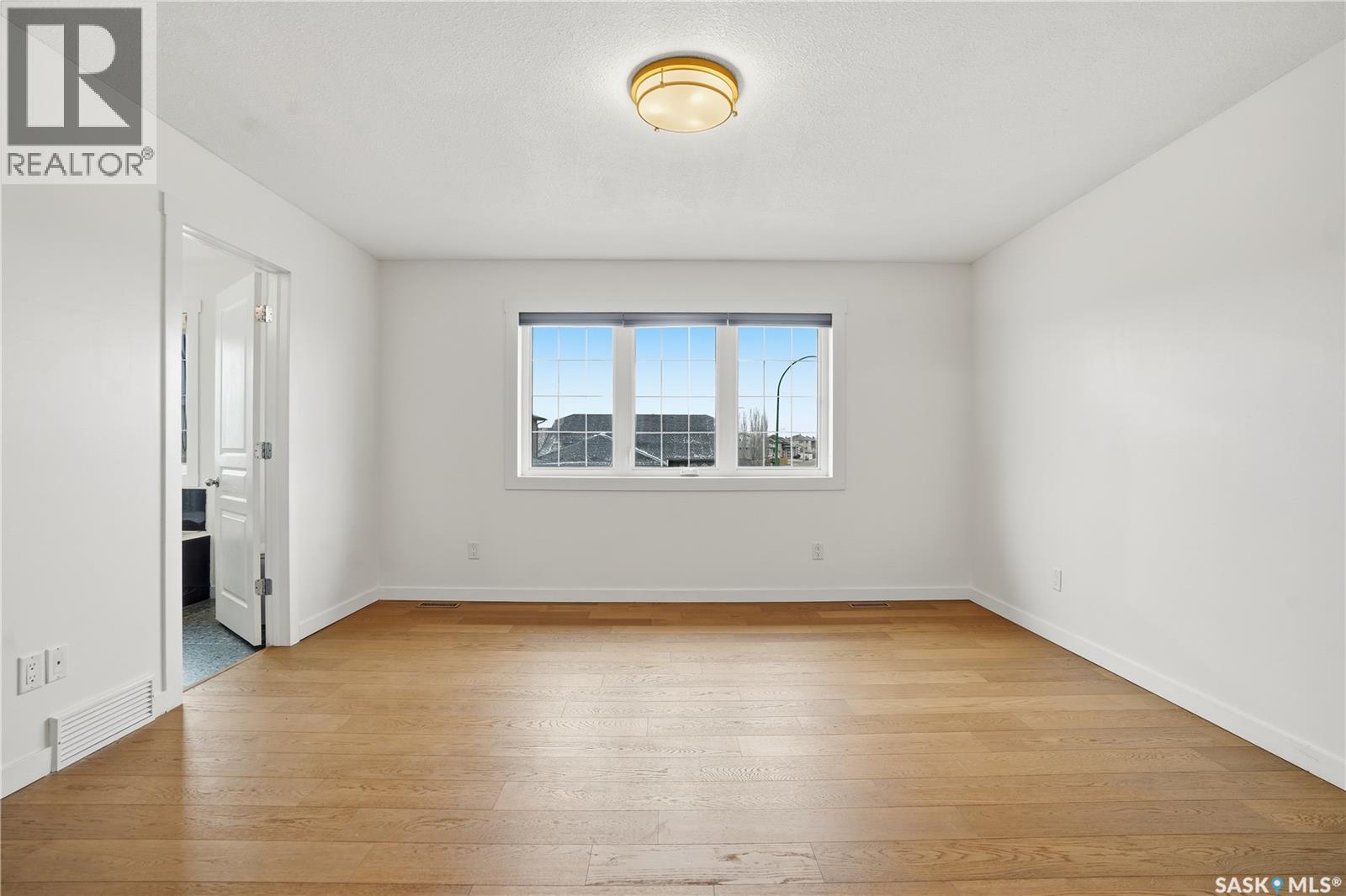 2106 Laurier Crescent E, Regina, Saskatchewan  S4V 0P6 - Photo 25 - SK020658