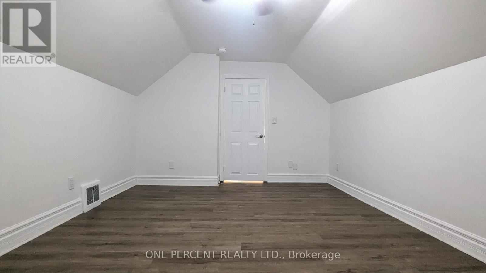 1 - 249 East 18th Street, Hamilton, Ontario  L9A 4P5 - Photo 11 - X12590548