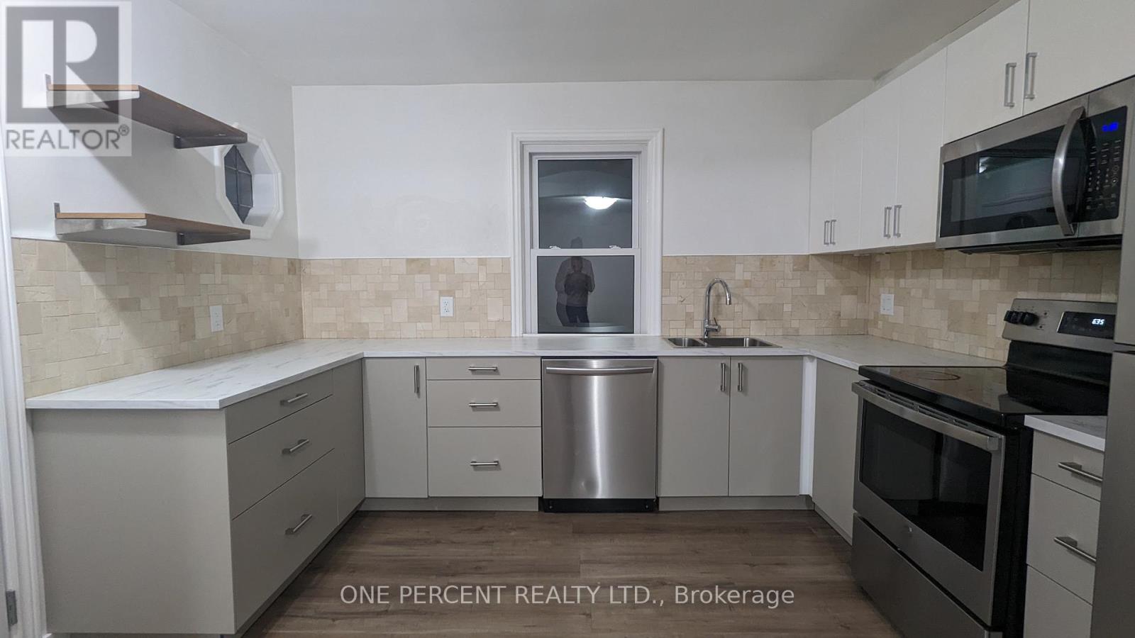 1 - 249 East 18th Street, Hamilton, Ontario  L9A 4P5 - Photo 3 - X12590548