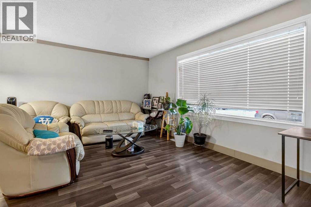 6723 23 Avenue Ne, Calgary, Alberta  T1Y 1V3 - Photo 4 - A2273375