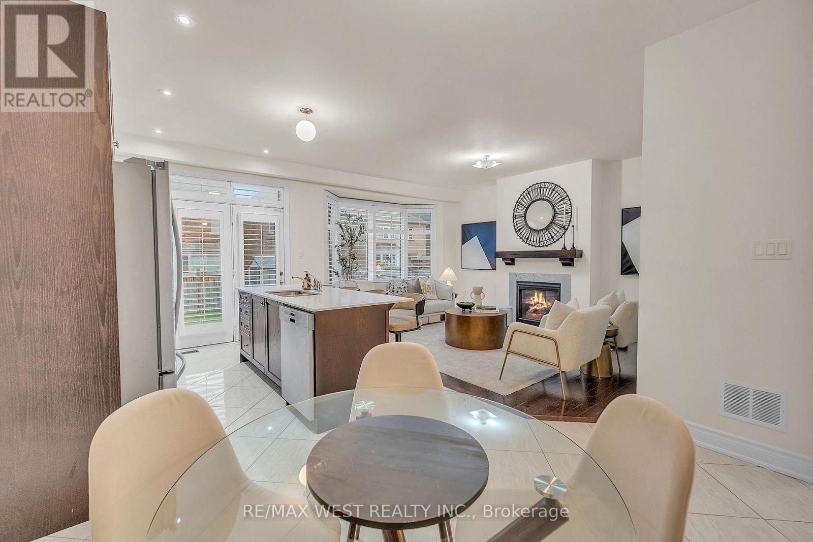 79 Algoma Drive N, Vaughan, Ontario  L4H 4H6 - Photo 7 - N12587964