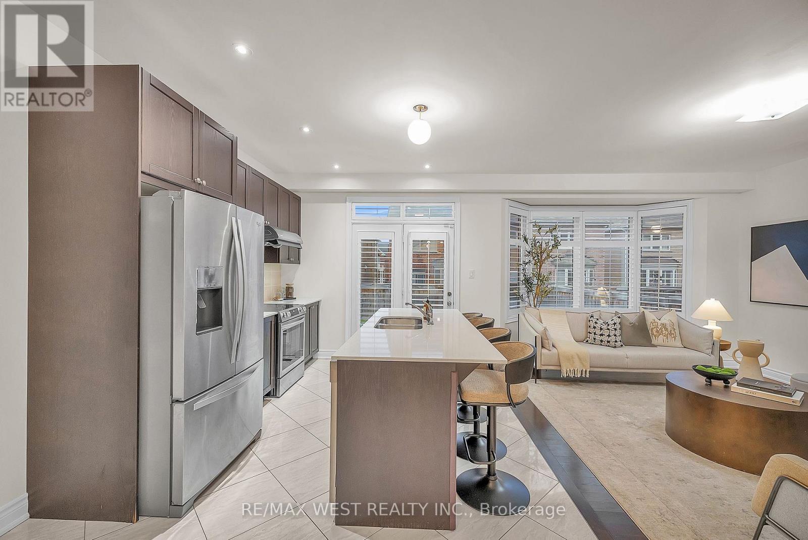 79 Algoma Drive N, Vaughan, Ontario  L4H 4H6 - Photo 4 - N12587964