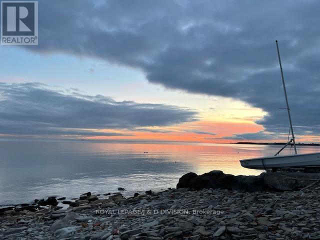 99 Lake Promenade, Toronto, Ontario  M8W 1A2 - Photo 17 - W12538034