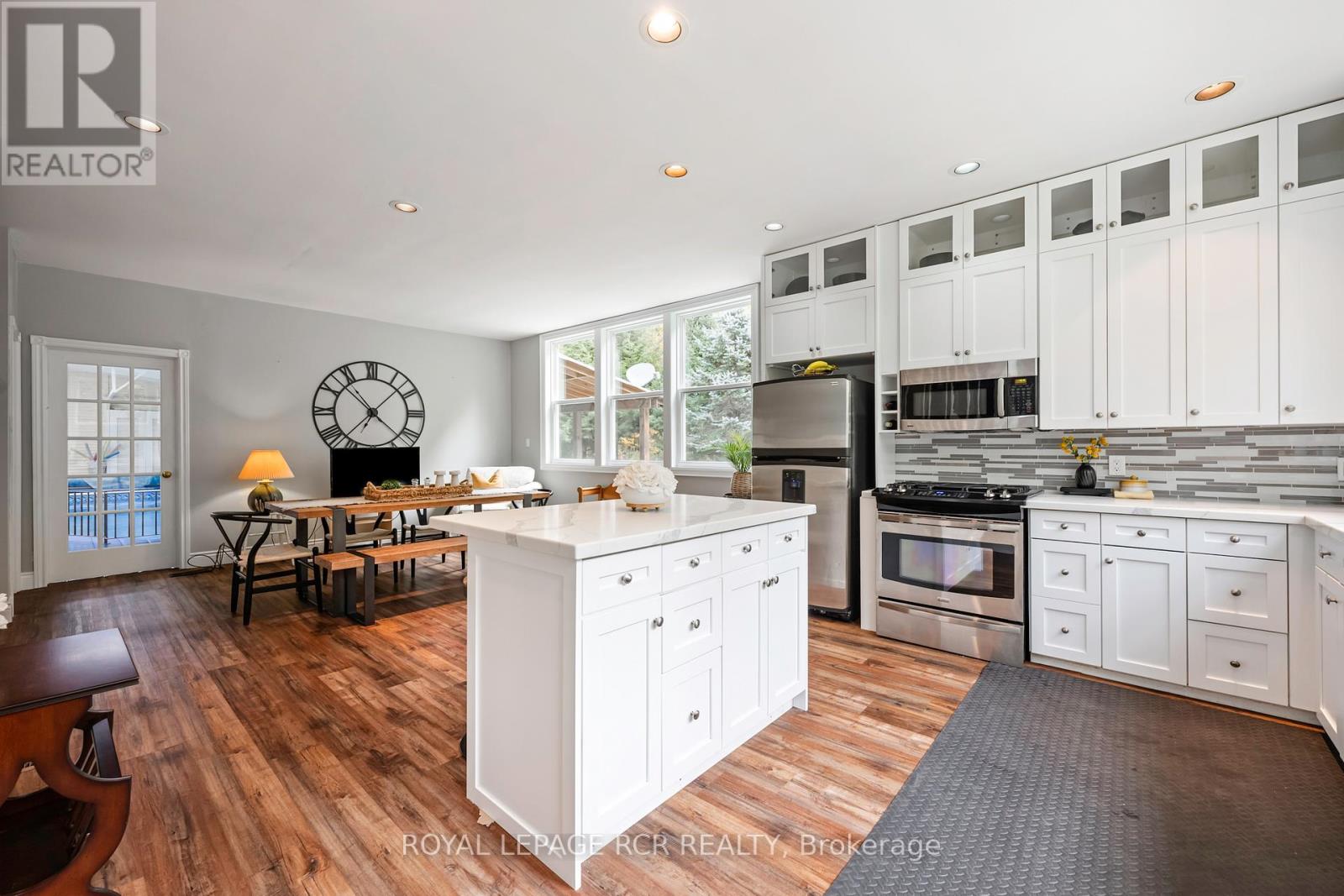 19211 Mountainview Road, Caledon, Ontario  L7K 2G6 - Photo 9 - W12468377