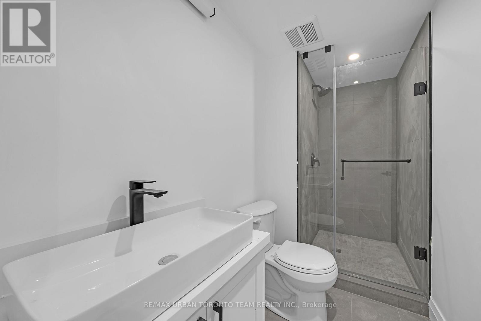 Lower - 474 Montrose Avenue, Toronto, Ontario  M6G 3H1 - Photo 12 - C12590688