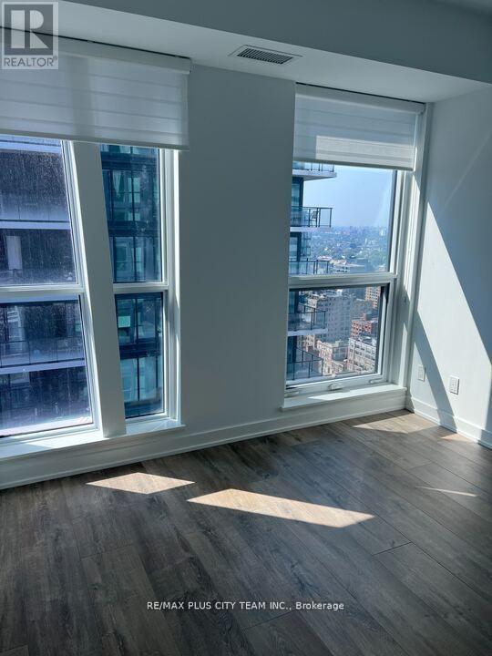 3204 - 327 King Street W, Toronto, Ontario  M5V 0W7 - Photo 6 - C12590810