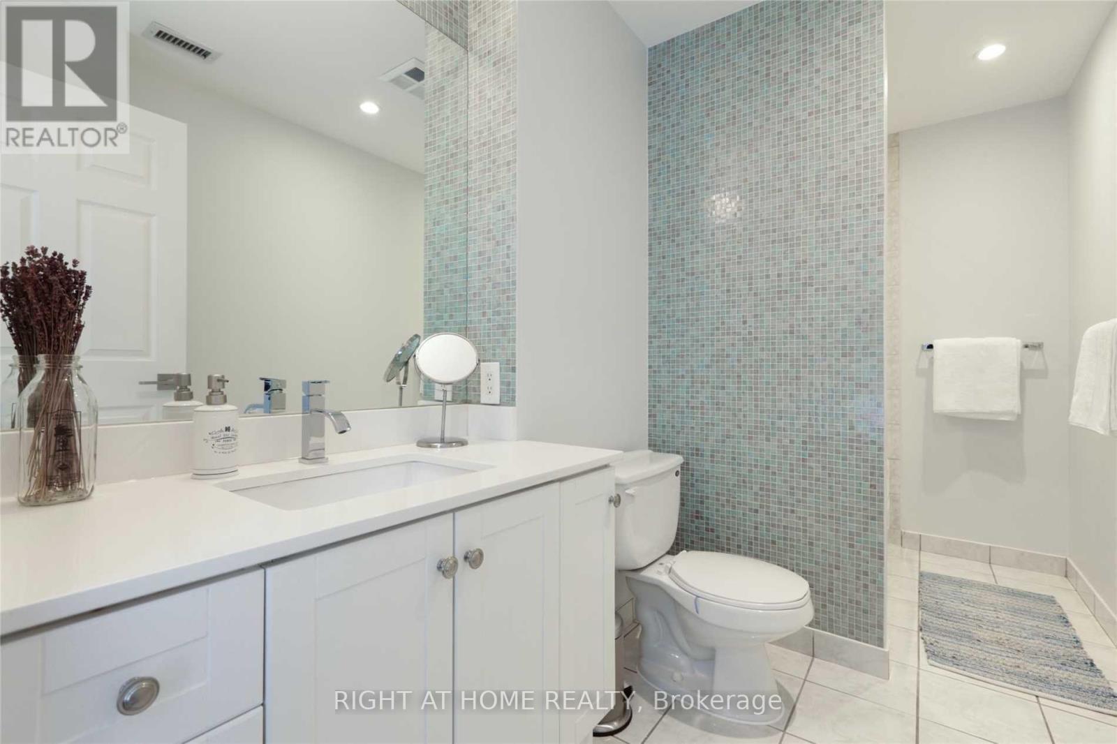 901 - 115 Richmond Street E, Toronto, Ontario  M5C 3H6 - Photo 5 - C12590878