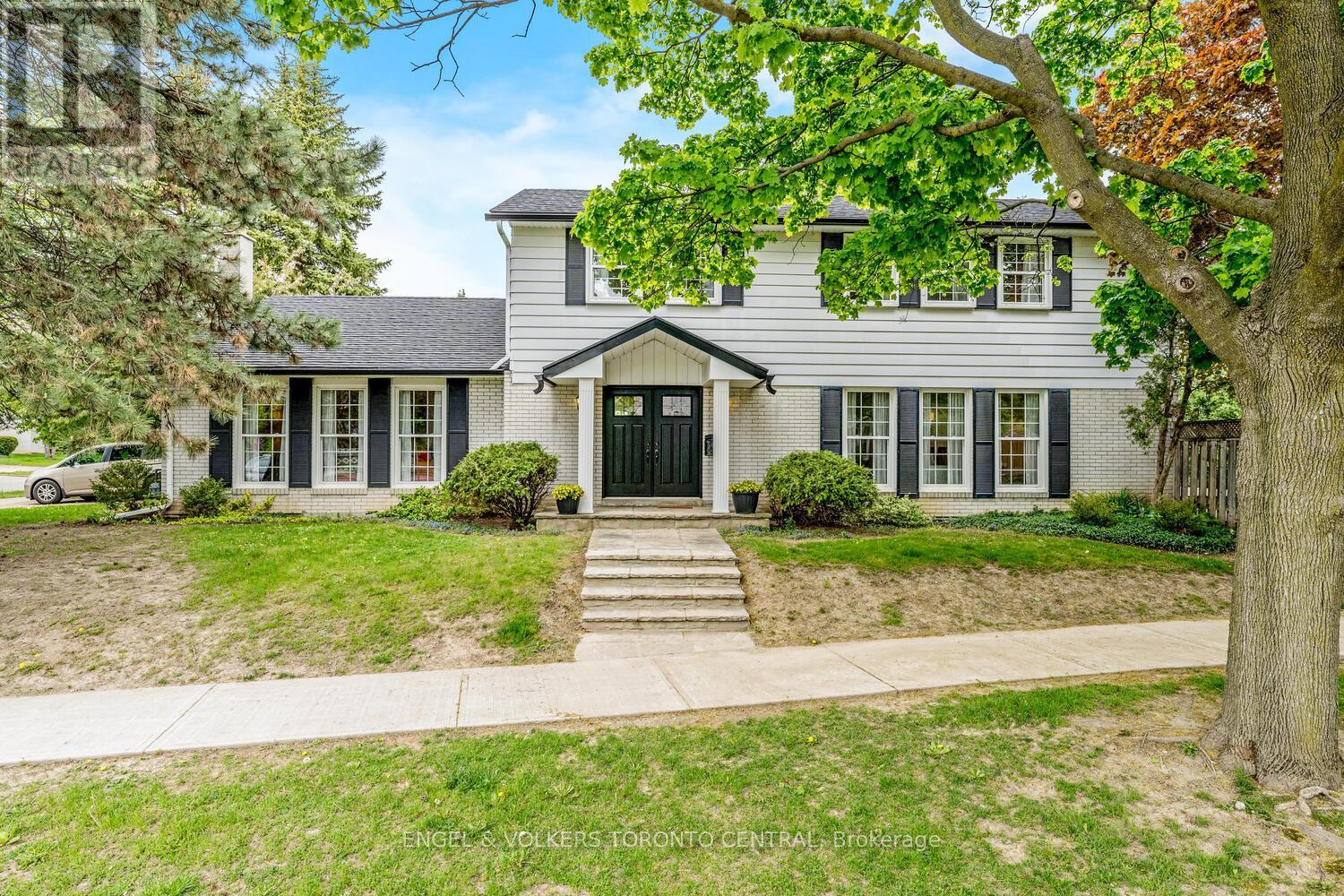 33 AVONWICK GATE, Toronto, Ontario