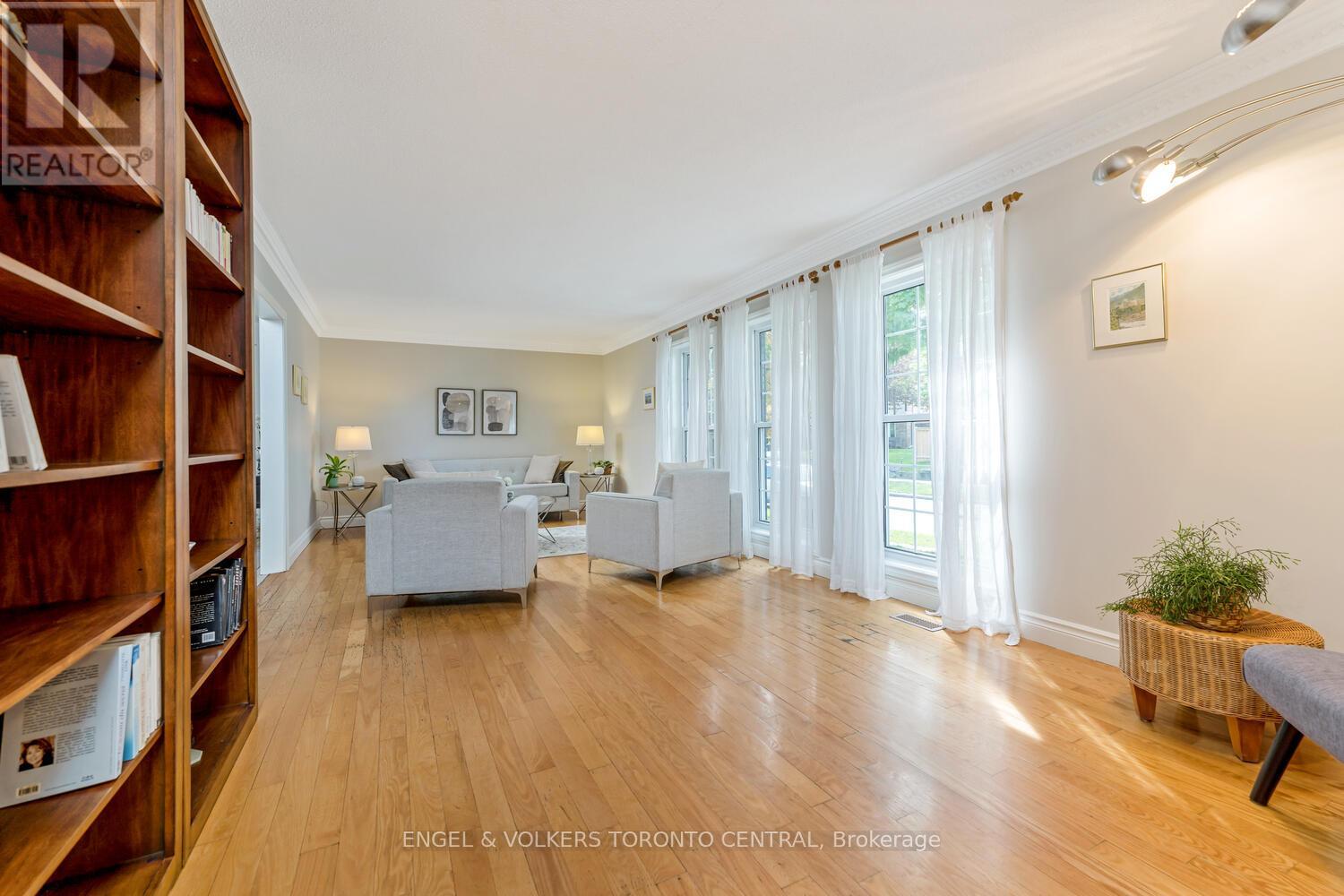 33 Avonwick Gate, Toronto, Ontario  M3A 2M7 - Photo 8 - C12590894