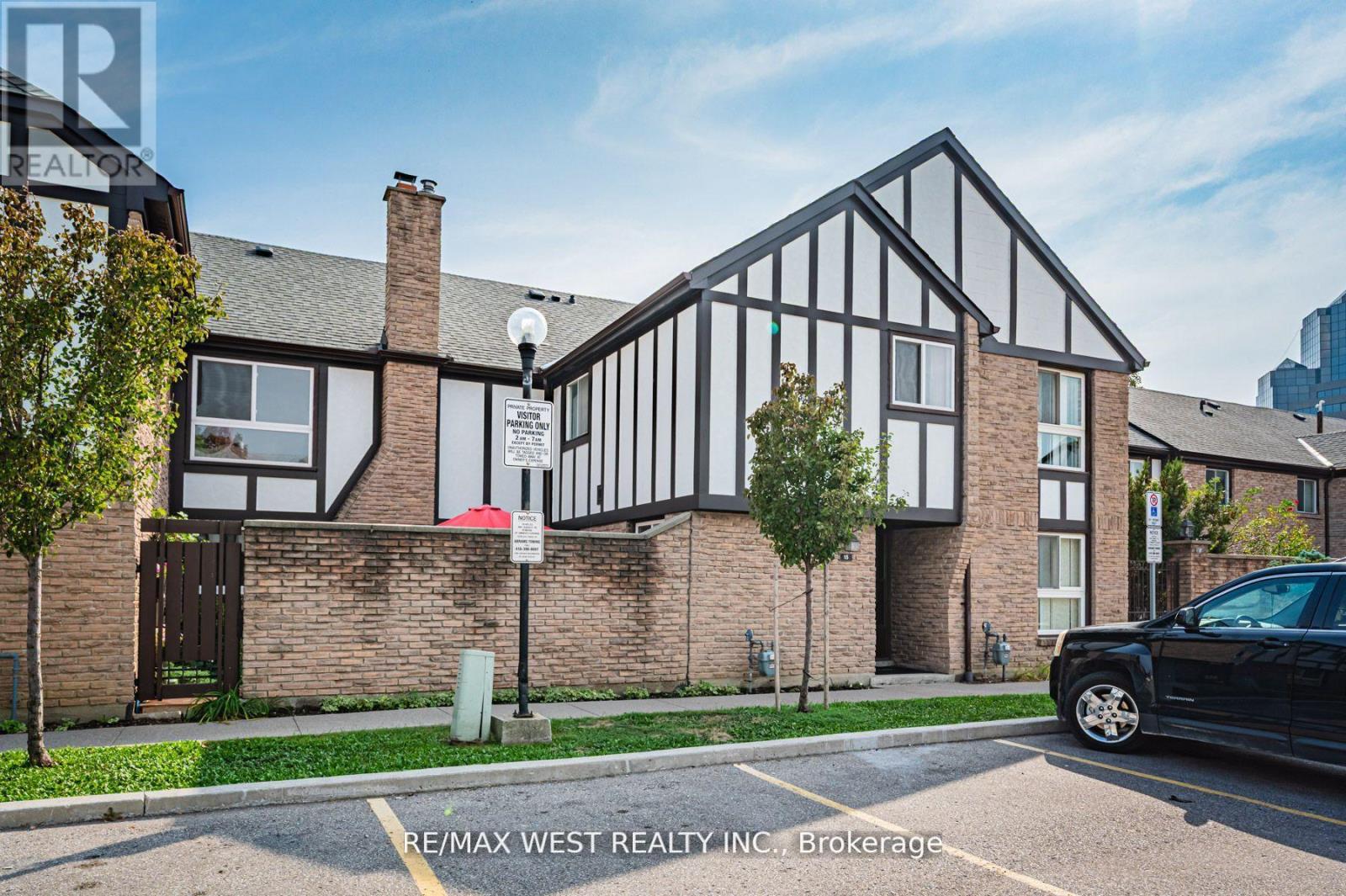 15 - 2 DAILING GATE, Toronto, Ontario