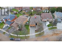 8 MOORELAND COURT, Markham, Ontario