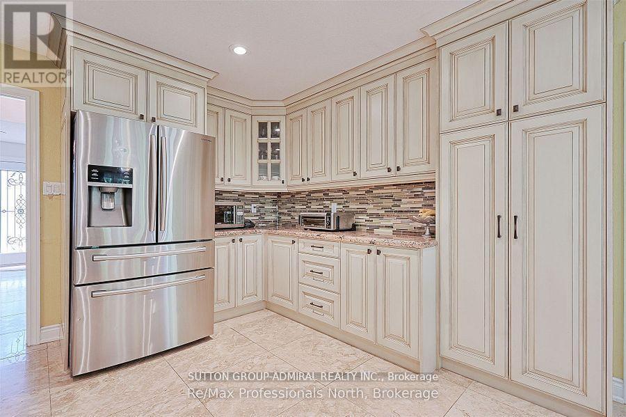 8 Elmsley Drive, Richmond Hill, Ontario  L4C 8N1 - Photo 13 - N12590784