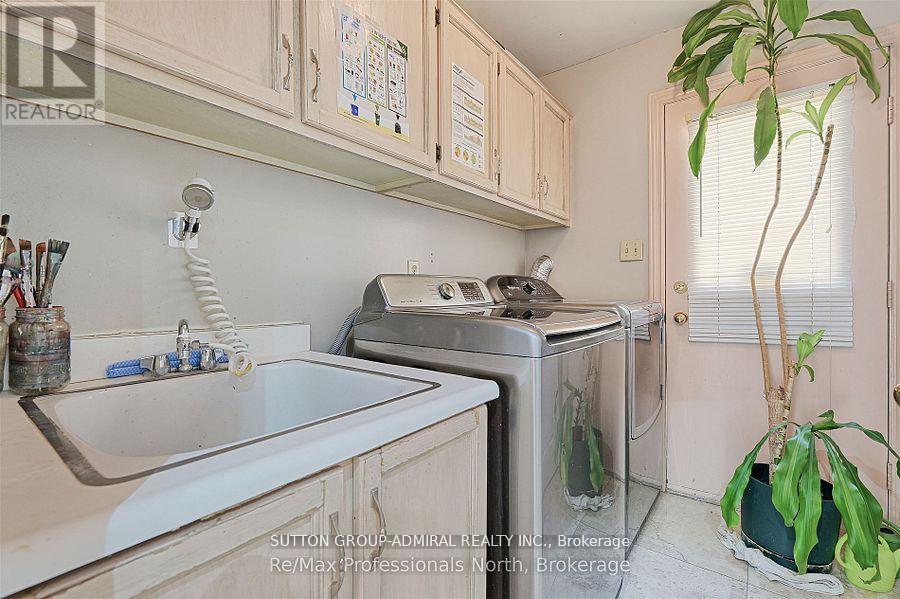 8 Elmsley Drive, Richmond Hill, Ontario  L4C 8N1 - Photo 23 - N12590784