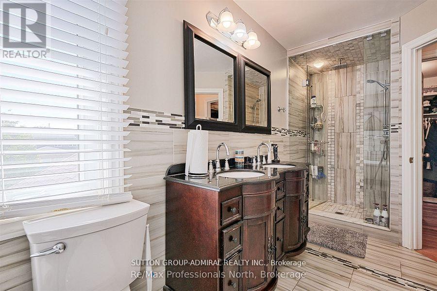 8 Elmsley Drive, Richmond Hill, Ontario  L4C 8N1 - Photo 28 - N12590784