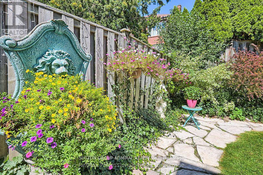 8 Elmsley Drive, Richmond Hill, Ontario  L4C 8N1 - Photo 39 - N12590784