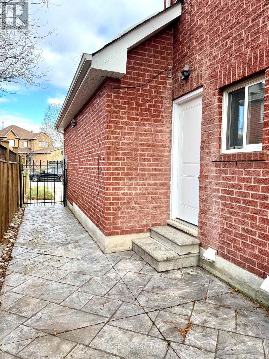 42 Cherokee Drive, Vaughan, Ontario  L6A 1X3 - Photo 20 - N12590812