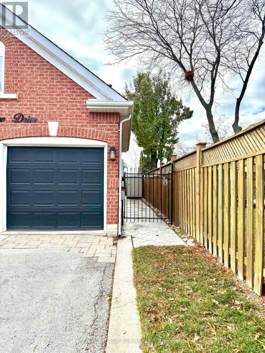 42 Cherokee Drive, Vaughan, Ontario  L6A 1X3 - Photo 21 - N12590812