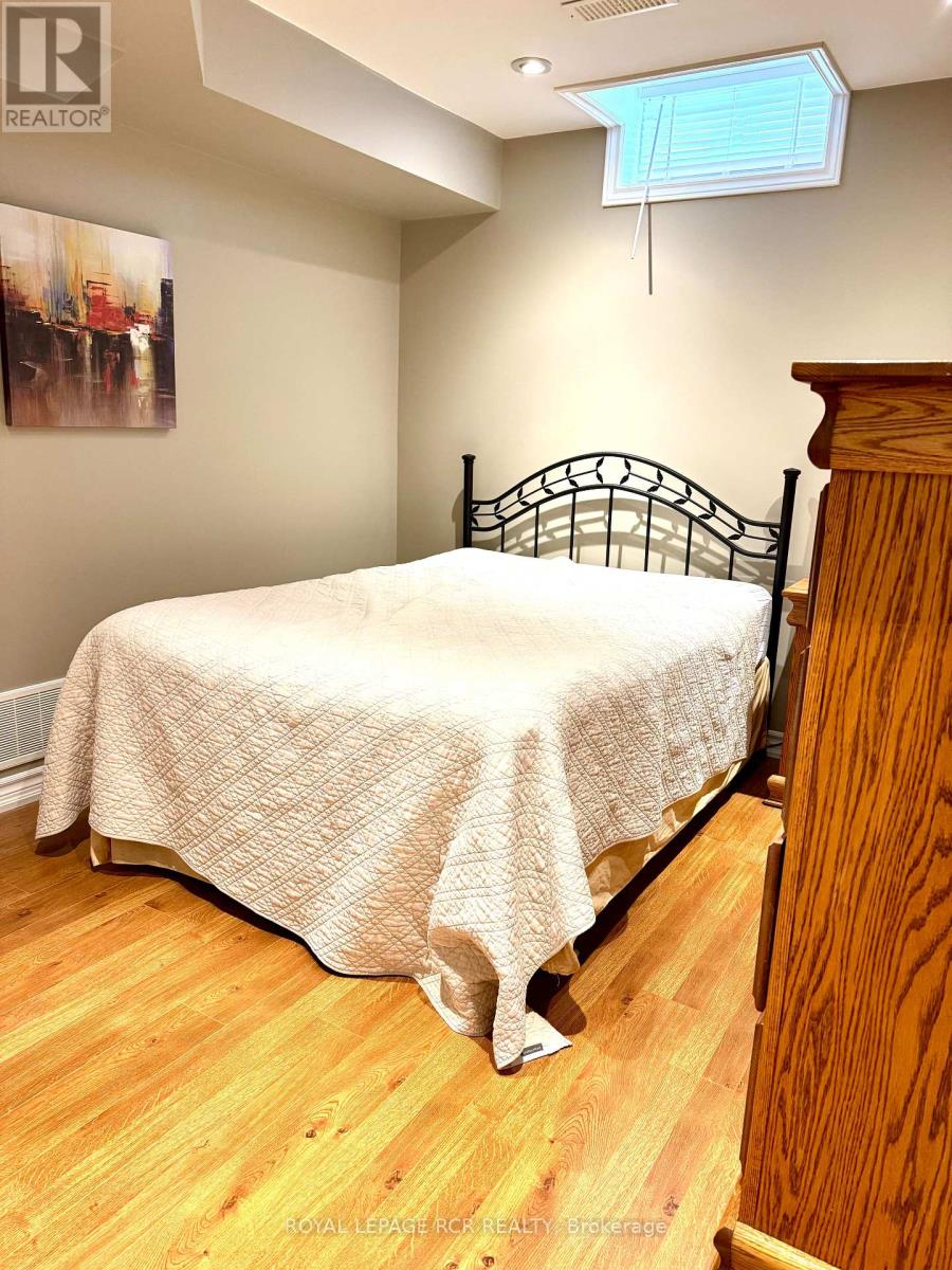 42 Cherokee Drive, Vaughan, Ontario  L6A 1X3 - Photo 3 - N12590812