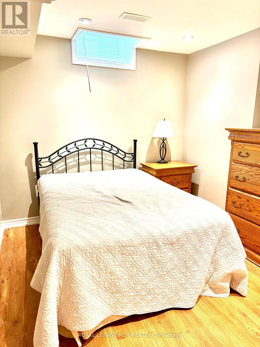 42 Cherokee Drive, Vaughan, Ontario  L6A 1X3 - Photo 4 - N12590812