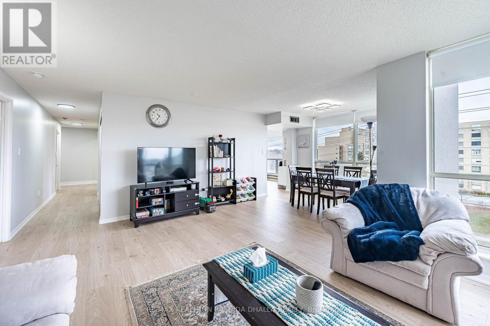 608 - 309 Major Mackenzie Drive E, Richmond Hill, Ontario  L4C 9V5 - Photo 10 - N12590826