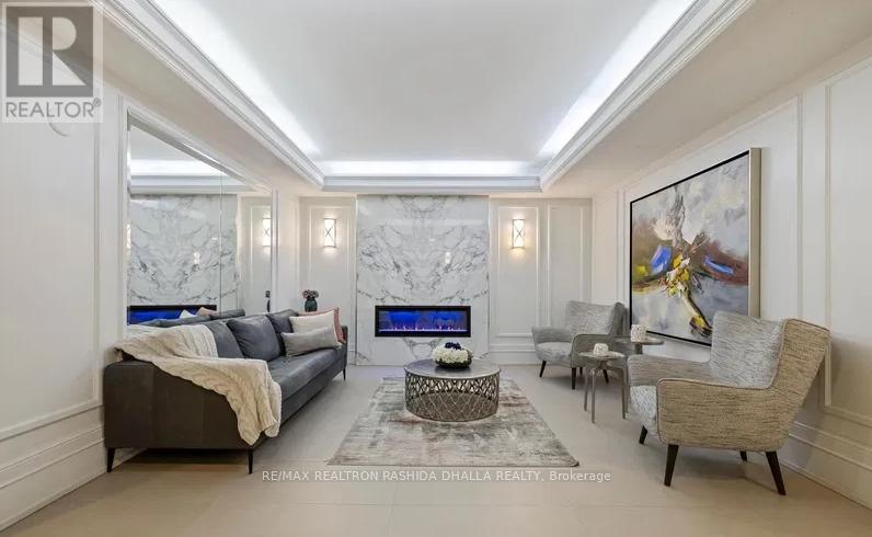 608 - 309 Major Mackenzie Drive E, Richmond Hill, Ontario  L4C 9V5 - Photo 4 - N12590826