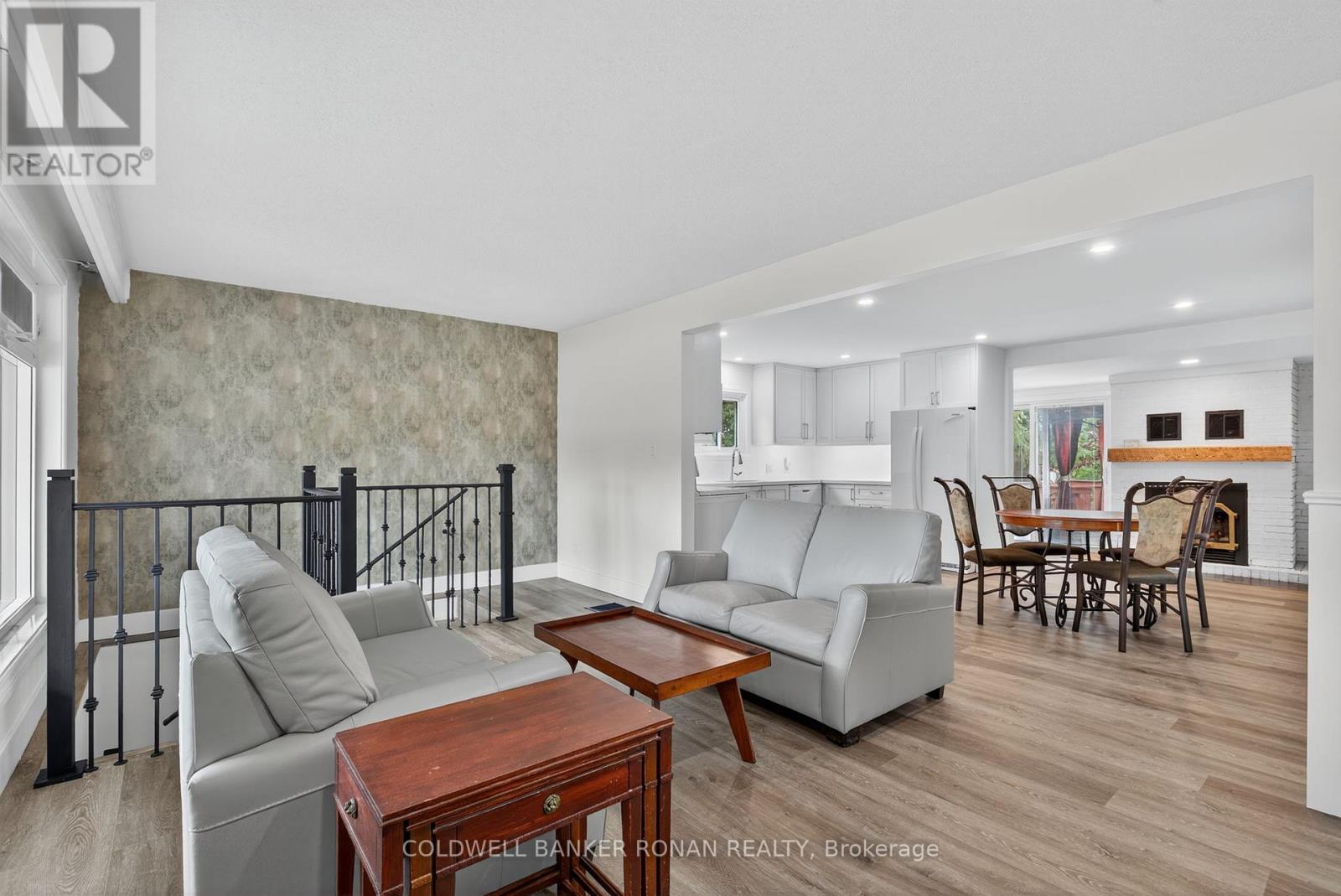 2 Lionel Stone Avenue E, New Tecumseth (Tottenham), Ontario  L0G 1W0 - Photo 6 - N12590830