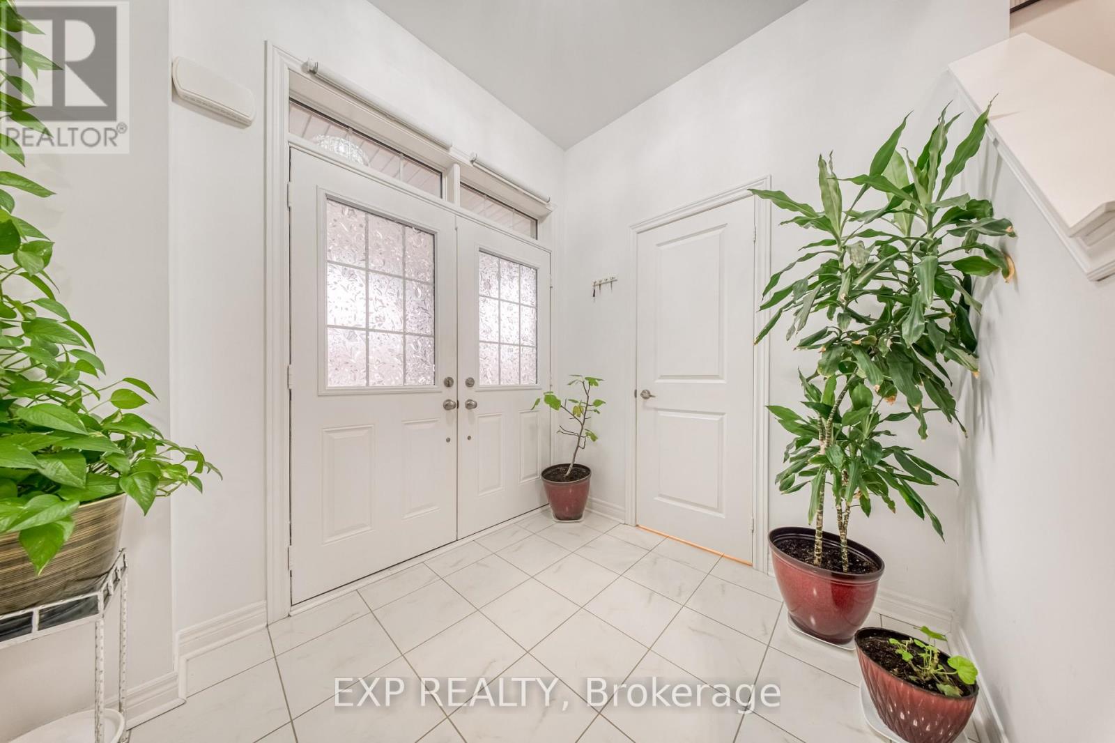 166 Inverness Way, Bradford West Gwillimbury (Bradford), Ontario  L3Z 2A6 - Photo 5 - N12590864