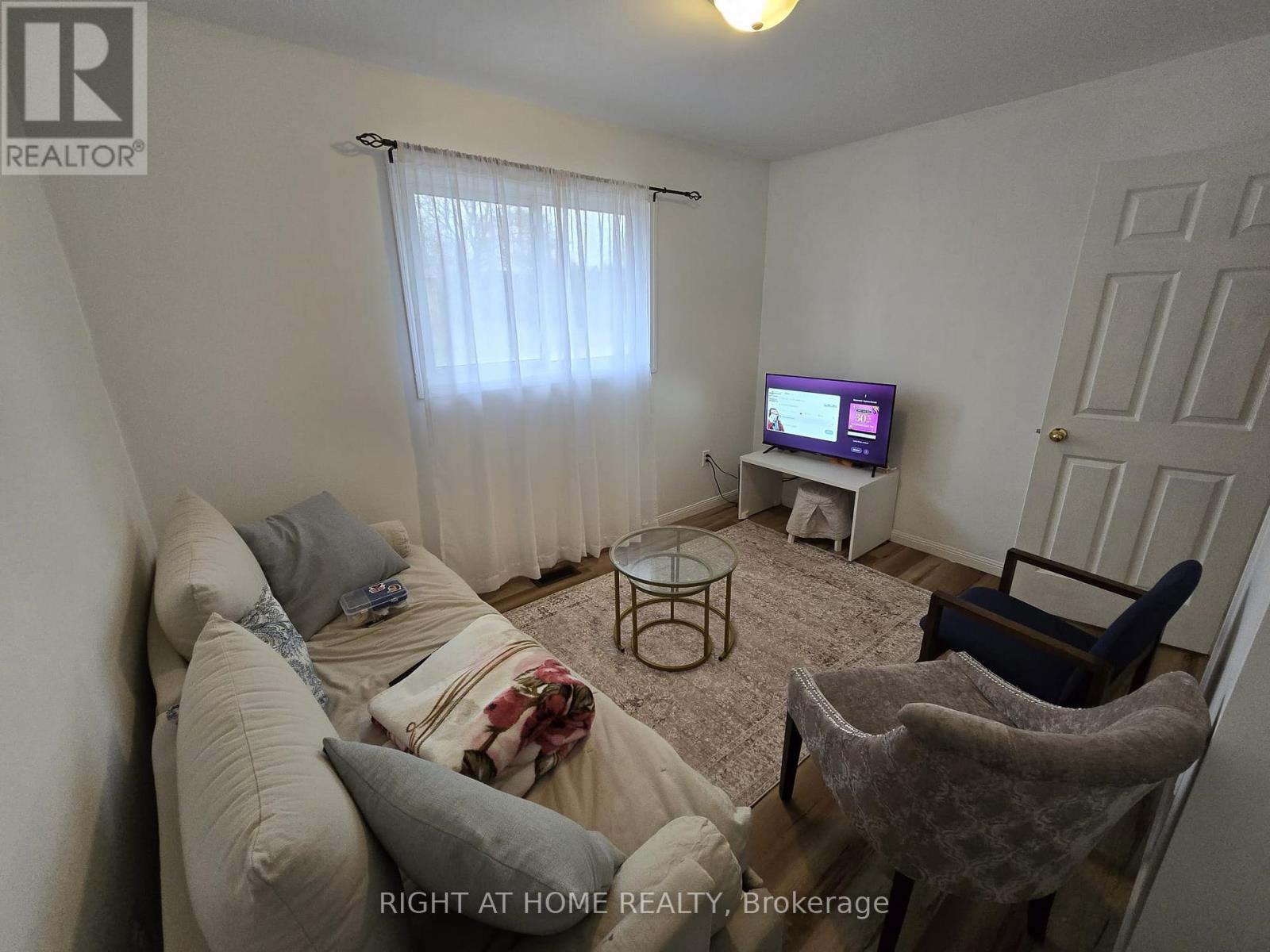 Main Floor - 205 Merrett Drive, Barrie (Painswick North), Ontario  L4N 3Y4 - Photo 14 - S12590714