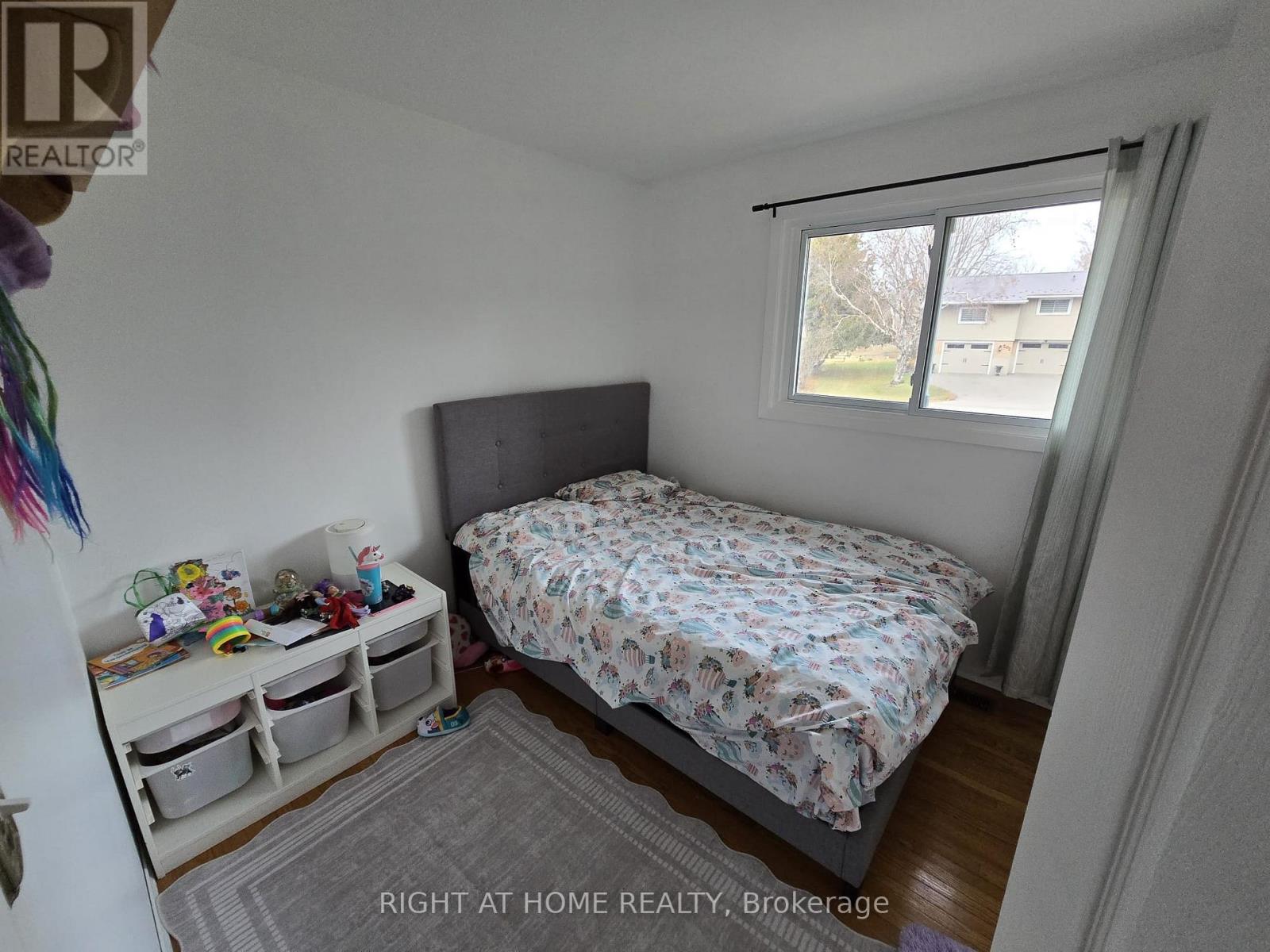 Main Floor - 205 Merrett Drive, Barrie (Painswick North), Ontario  L4N 3Y4 - Photo 15 - S12590714