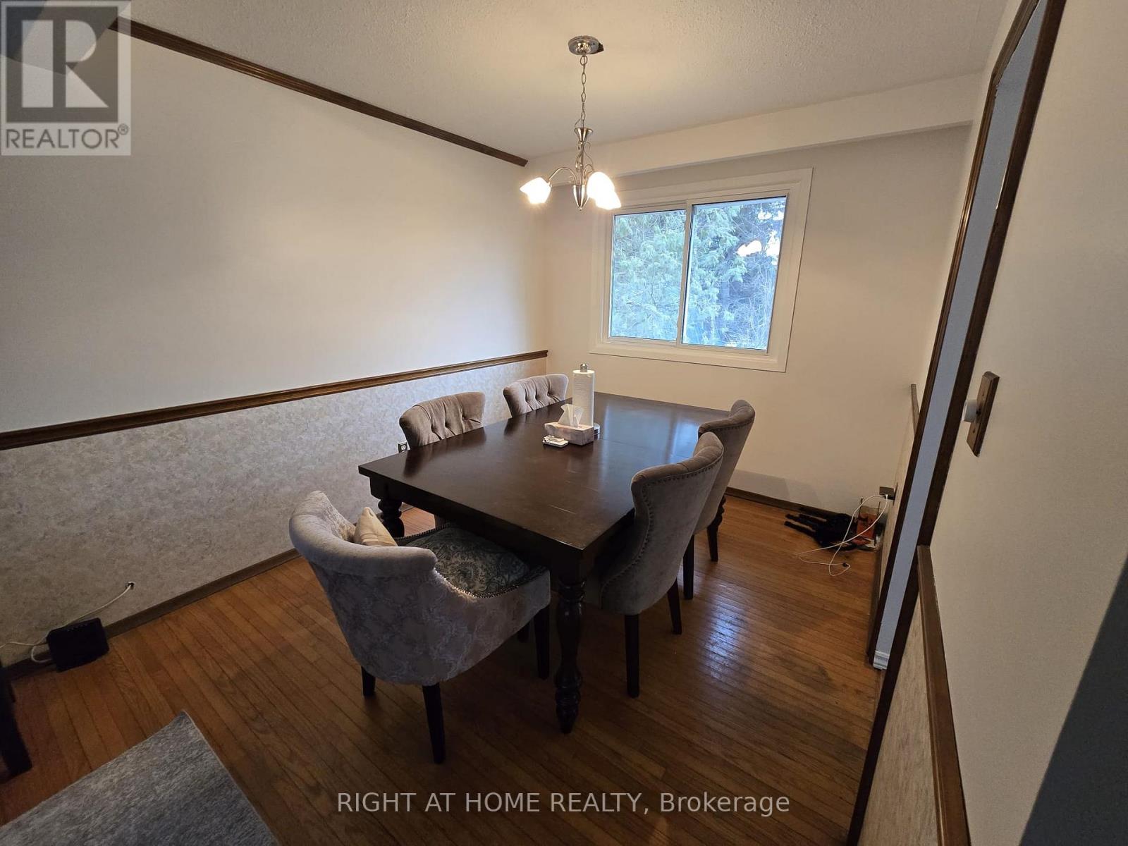 Main Floor - 205 Merrett Drive, Barrie (Painswick North), Ontario  L4N 3Y4 - Photo 5 - S12590714