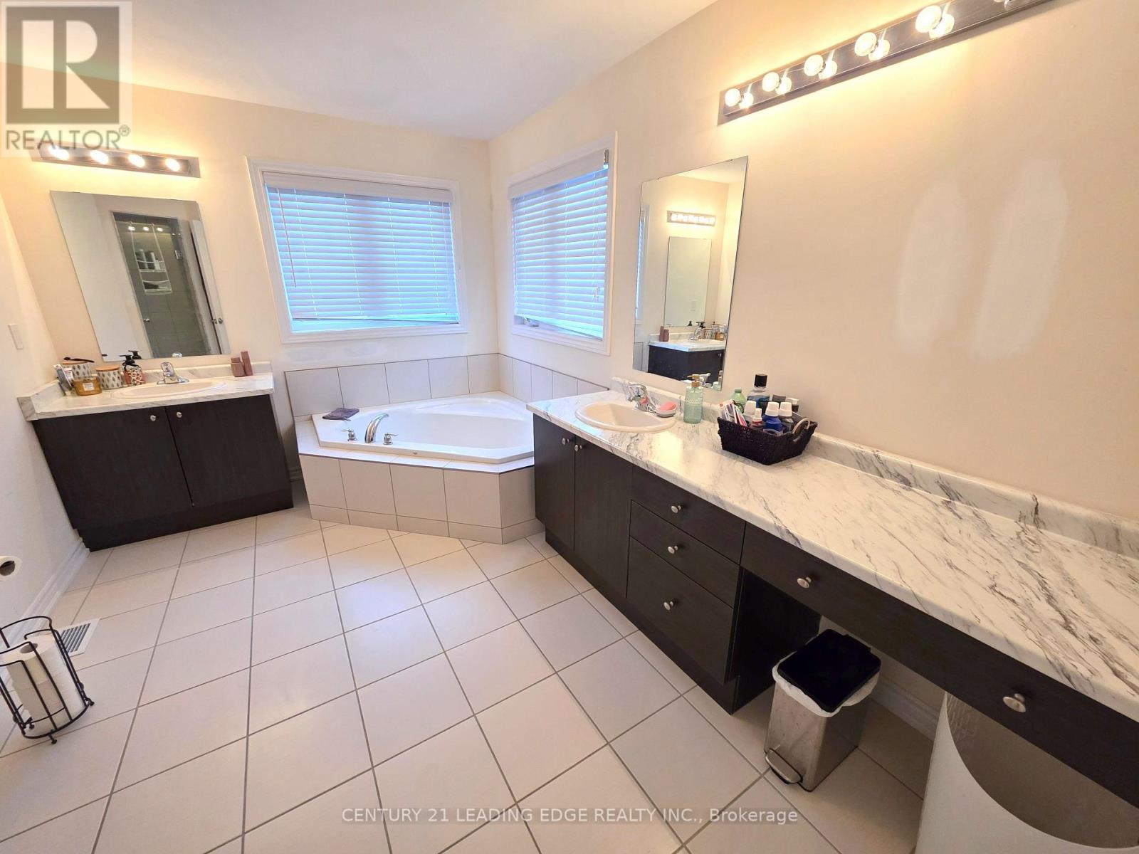 3033 Monarch Drive, Orillia, Ontario  L3V 8K3 - Photo 9 - S12590900