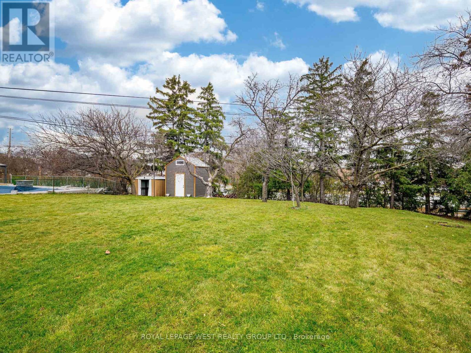 9 Rosefair Crescent, Toronto, Ontario M9W 3B1 - Photo 13 - W12589472