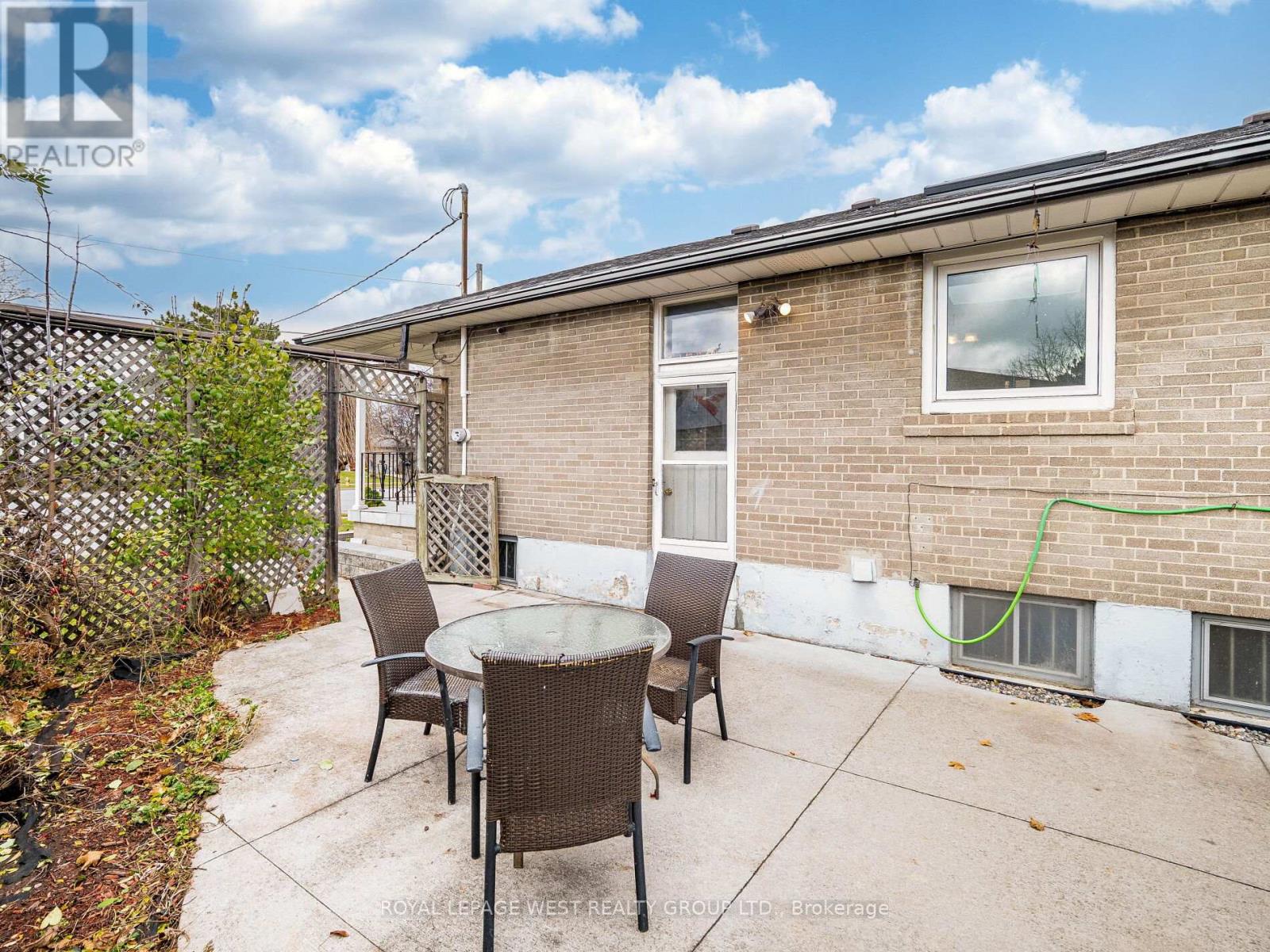 9 Rosefair Crescent, Toronto, Ontario M9W 3B1 - Photo 12 - W12589472