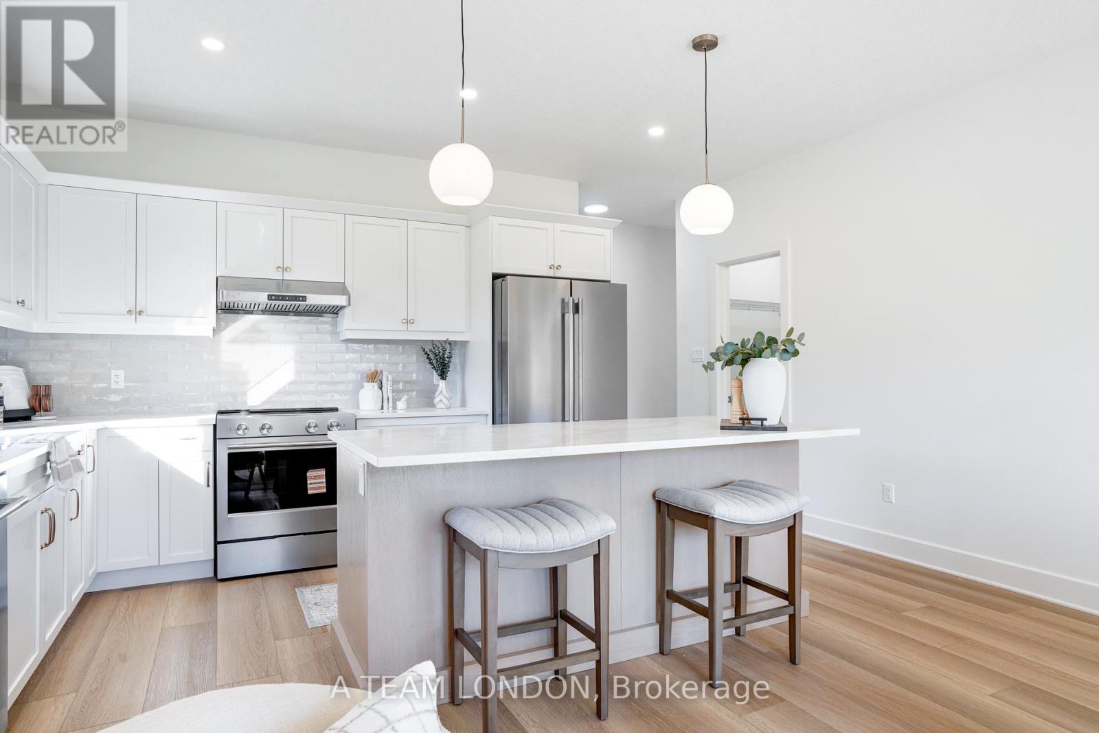 91 The Promenade, Central Elgin, Ontario N5L 1C5 - Photo 10 - X12511910