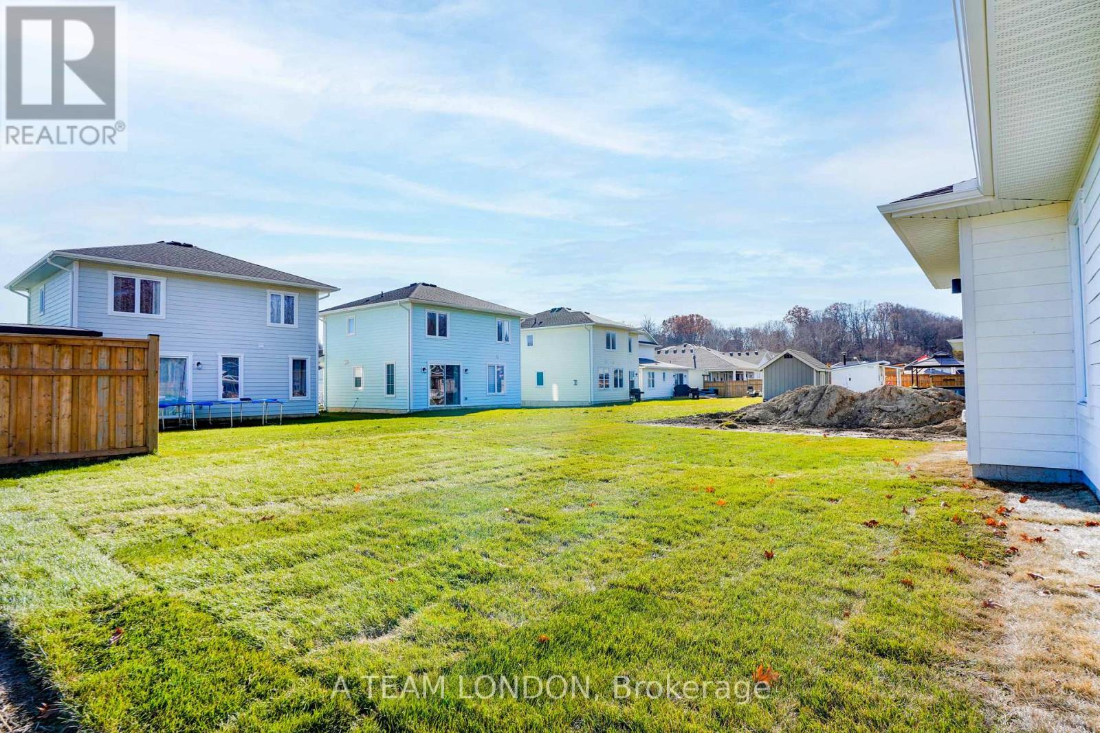 91 The Promenade, Central Elgin, Ontario N5L 1C5 - Photo 41 - X12511910