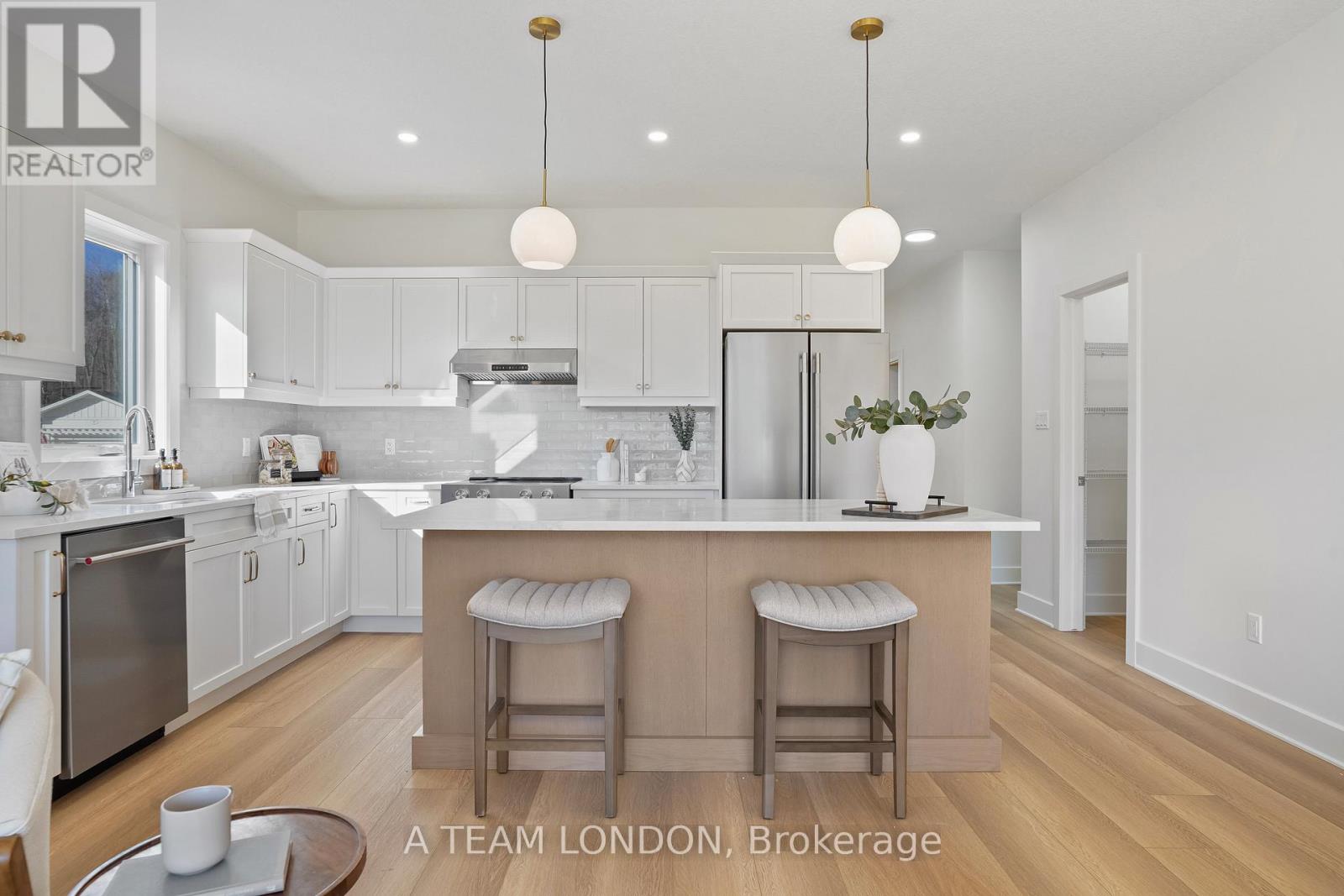 91 The Promenade, Central Elgin, Ontario N5L 1C5 - Photo 9 - X12511910