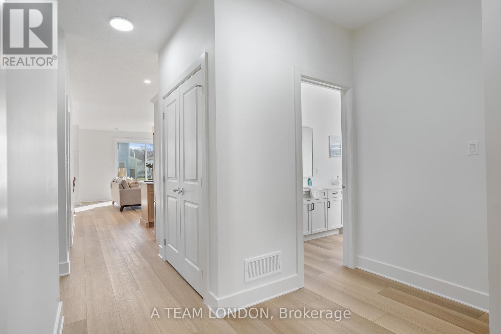 91 The Promenade, Central Elgin, Ontario N5L 1C5 - Photo 7 - X12511910