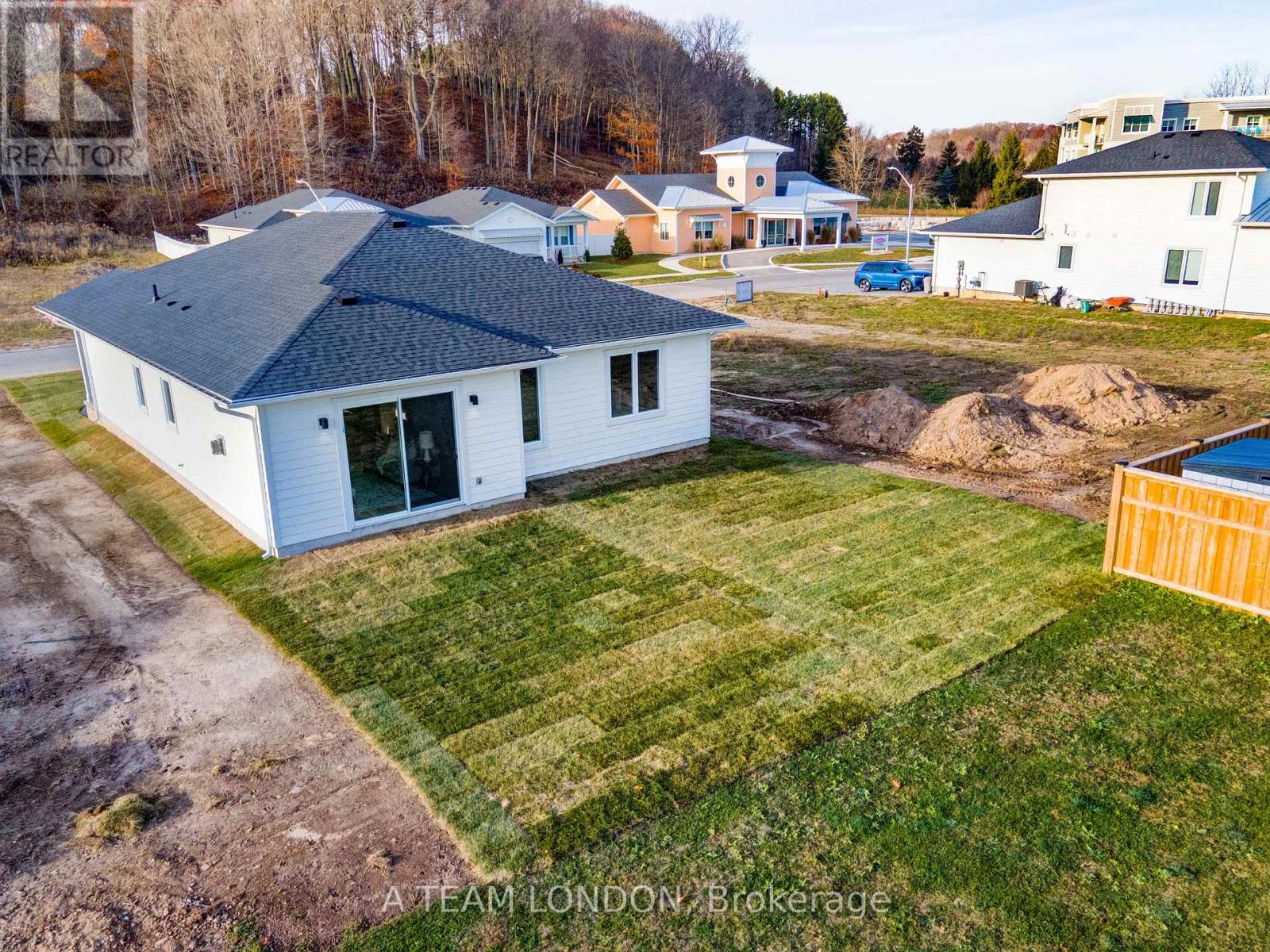 91 The Promenade, Central Elgin, Ontario N5L 1C5 - Photo 44 - X12511910