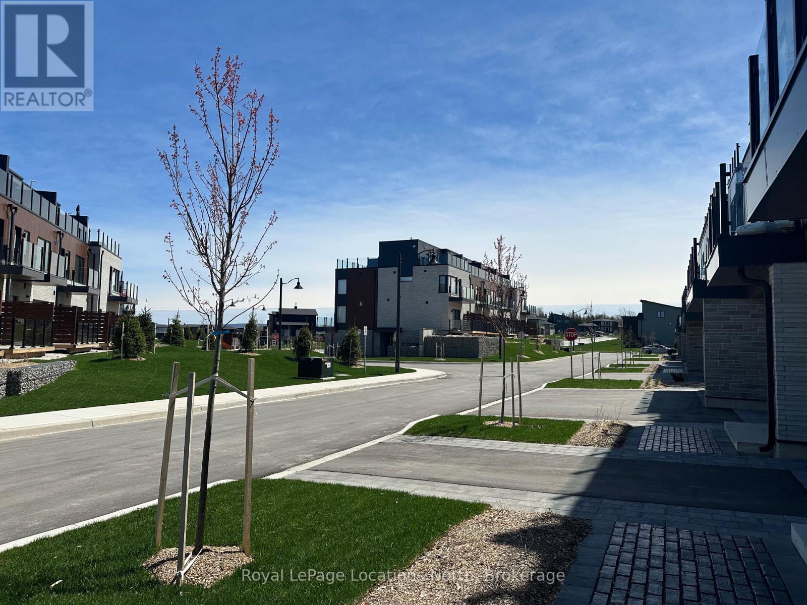 18 - 117 Sladden Court, Blue Mountains, Ontario N0H 2P0 - Photo 4 - X12590974